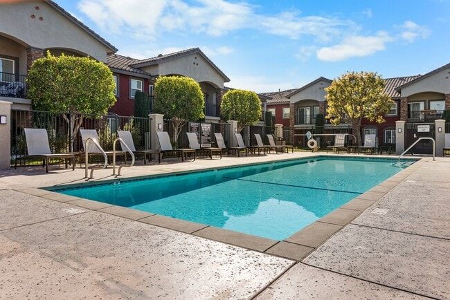Building Photo - Corona Pointe Townhomes