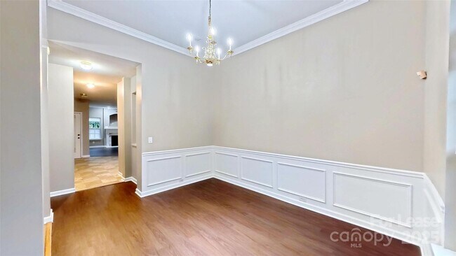 Photo - 2442 Windsor Chase Dr