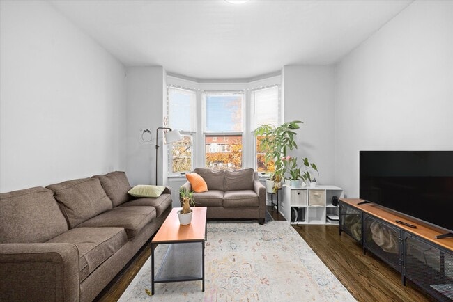 Photo - 6114 Waterman Blvd