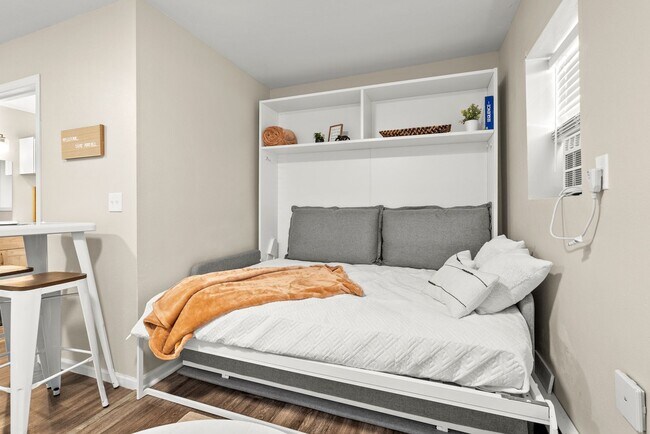 Photo - 2016 College St Unit Apt 1