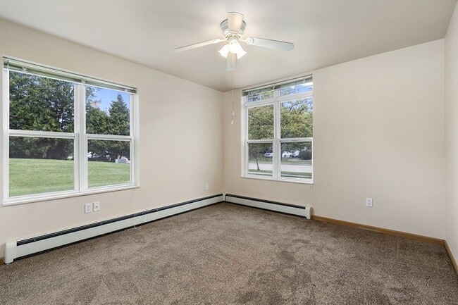 Lakefront Manor Apartments and Villas