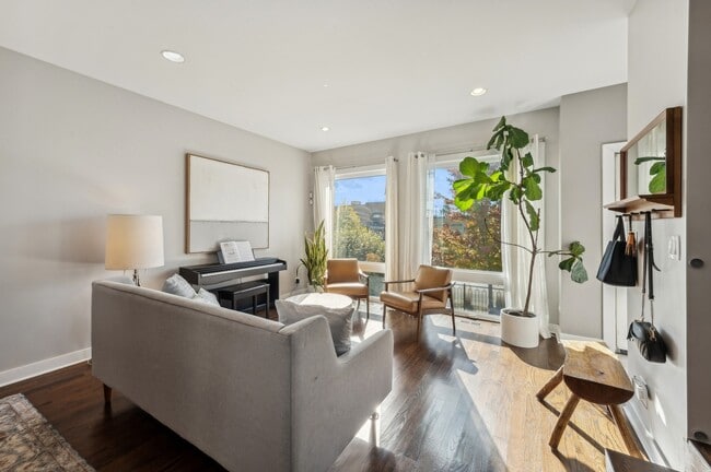 Photo - 4612 W Addison St