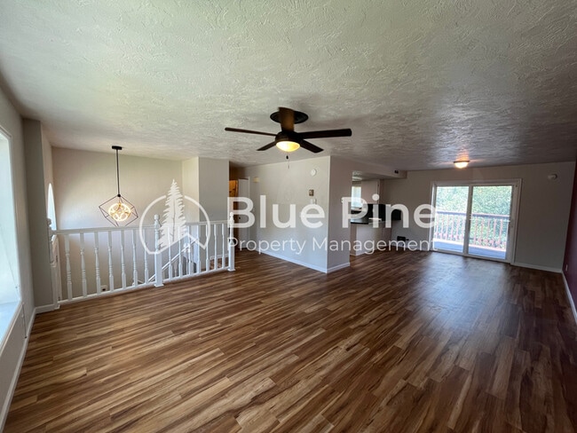 395 Hemlock Cir