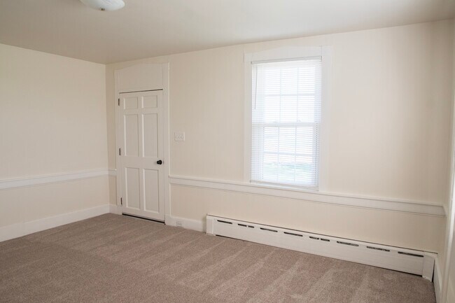 Photo - 488 S Colebrook Rd