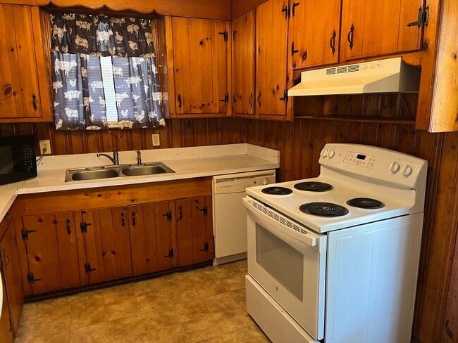 Photo - 3014 Platt Springs Rd