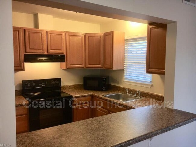 Photo - 715 Wolftrap Ln