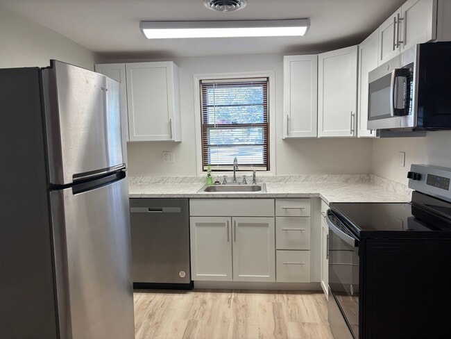 Photo - 2 Bedroom 1 Bath Home in Jarvisburg $1950/mo