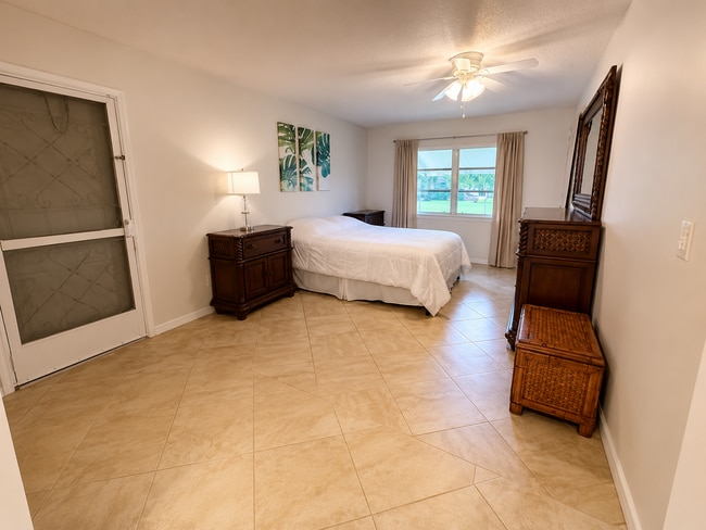 1252 Club Dr W Unit D