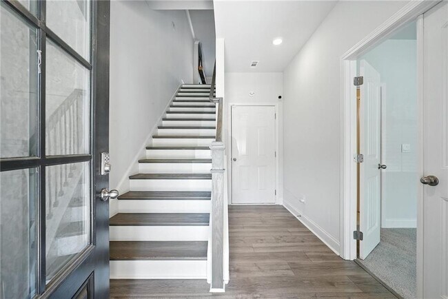 Photo - 3411 Swallowtail Ter