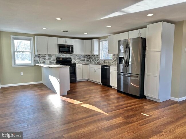 Building Photo - 10350 N Claiborne Rd