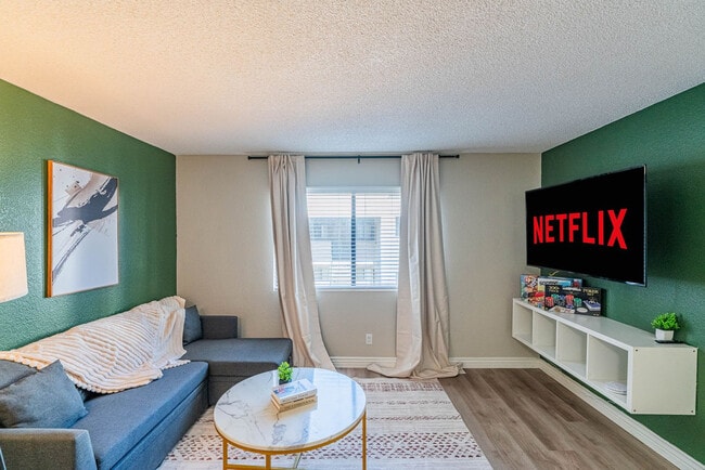 Building Photo - 8550 E McDowell Rd