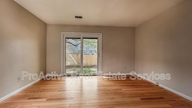 Photo - 4305 Tides Ct Unidad B