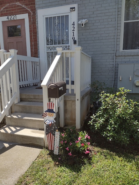 Building Photo - 4219 Foote St NE Unit 1