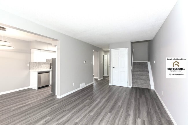 Photo - 116 Centennial Crt NW