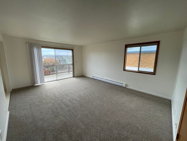 Photo - Moore (1371 SE 9th Ave &amp; 1370 SE 10th Ct.) Unit #202