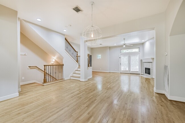Building Photo - 5823 Lacy St Rental