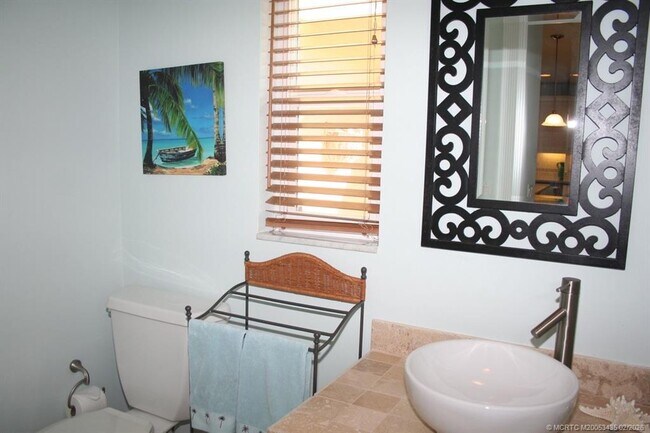 Photo - 513 Gunwale Ln