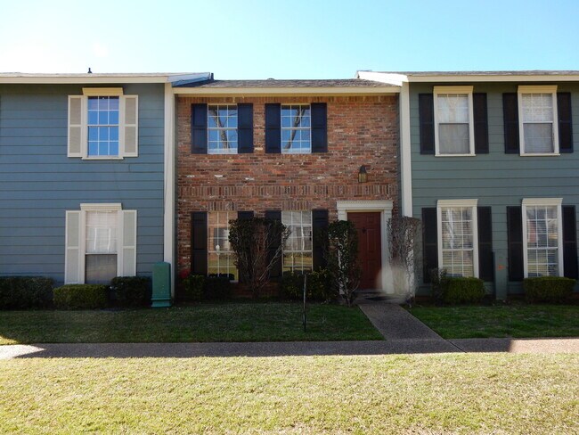 2 Bedroom 1.5 bath Townhome $300 off 1st M... - 2 Bedroom 1.5 bath Townhome $300 off 1st M...