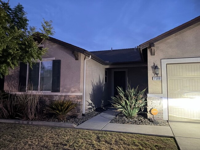 Building Photo - 1588 Hartley Dr