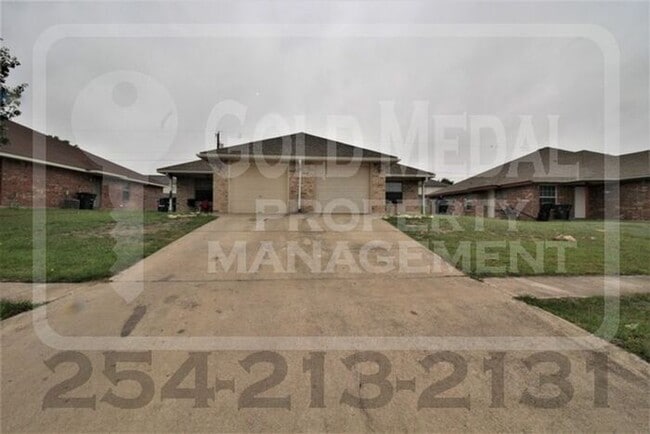 Building Photo - 2802 Alma Dr
