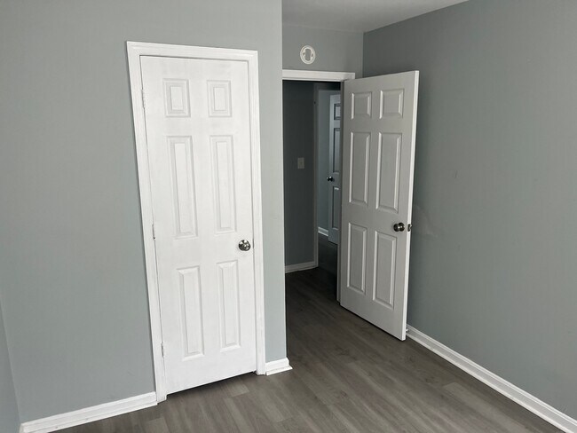 Photo - 1029 W Baltimore St Unit Apt B