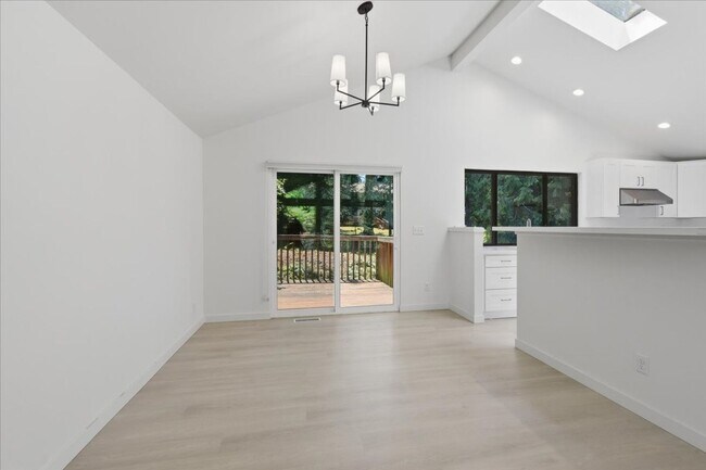 Photo - 4bd/2.25ba Kirkland Home