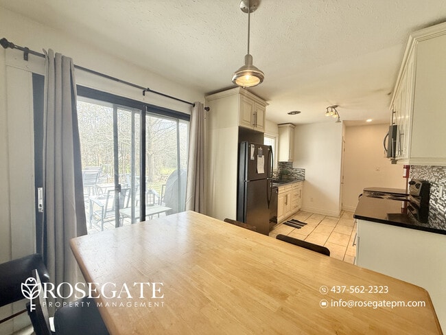 Photo - Furnished 2-Bedroom Apartment with Parking, Internet & Backyard Deck – Oshawa Unit 1