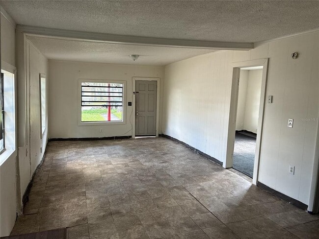 Photo - 10529 3rd Ave