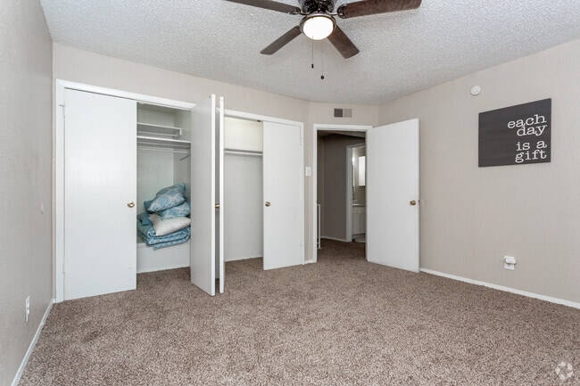 2BR,1.5BA-991SF