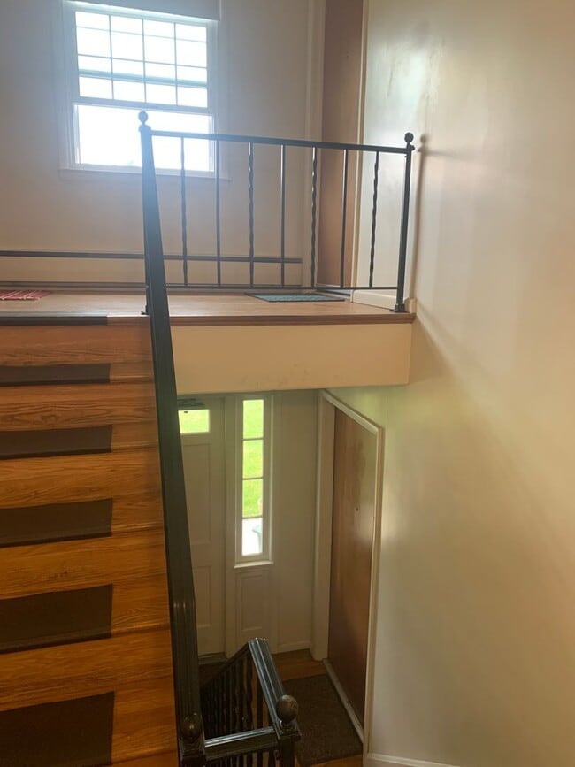 Photo - 2nd Floor 2 Bedroom Apartment W/ Parking Suburban SD