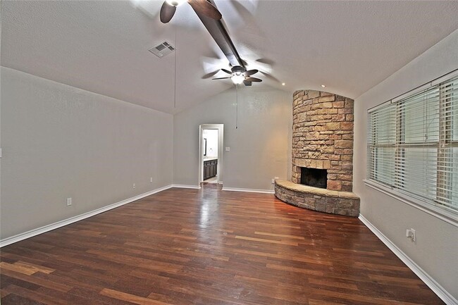 Photo - 2074 Shadow Rock Dr