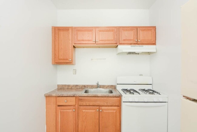 Photo - 2704 N Sawyer Ave Unit 203