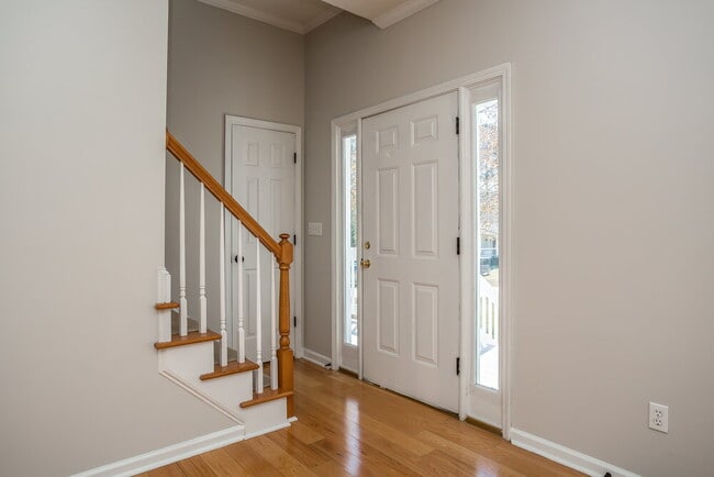 Photo - 374 Nantucket Way SE