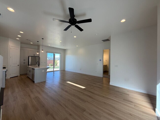 Photo - SPACIOUS PATIO HOME FOR RENT!