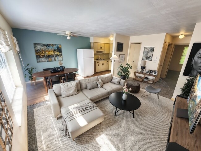 Photo - Spring Manor Apartments