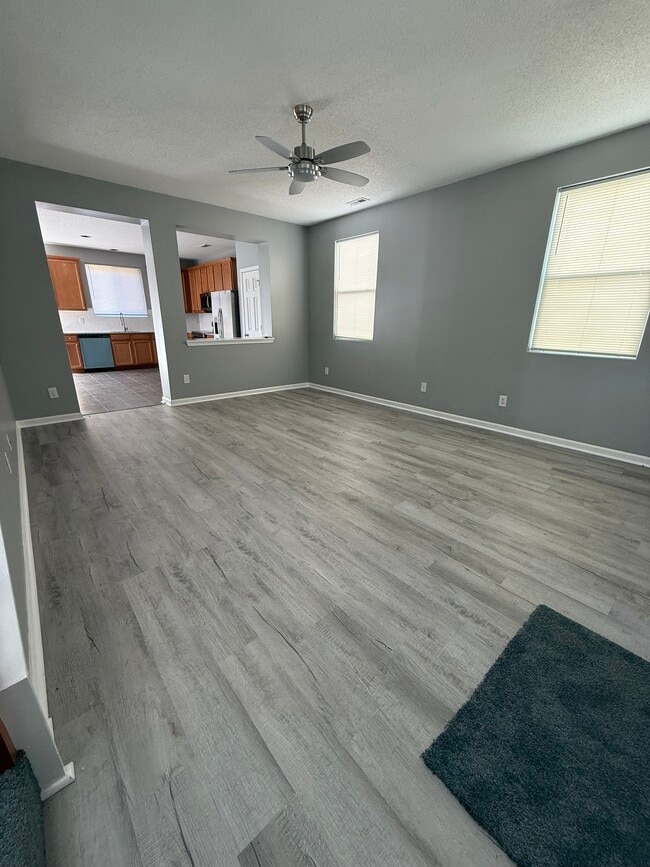 Photo - 721 Pebblestone Dr