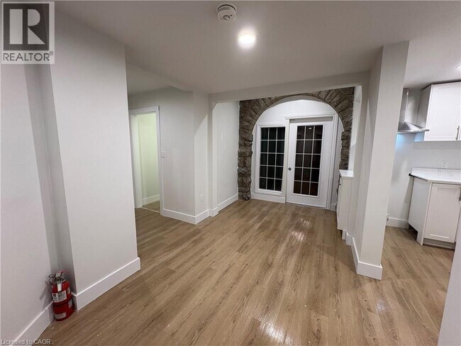 Photo - 803 King St Unité 1