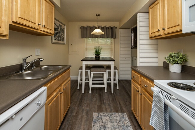 Eat-in Kitchen