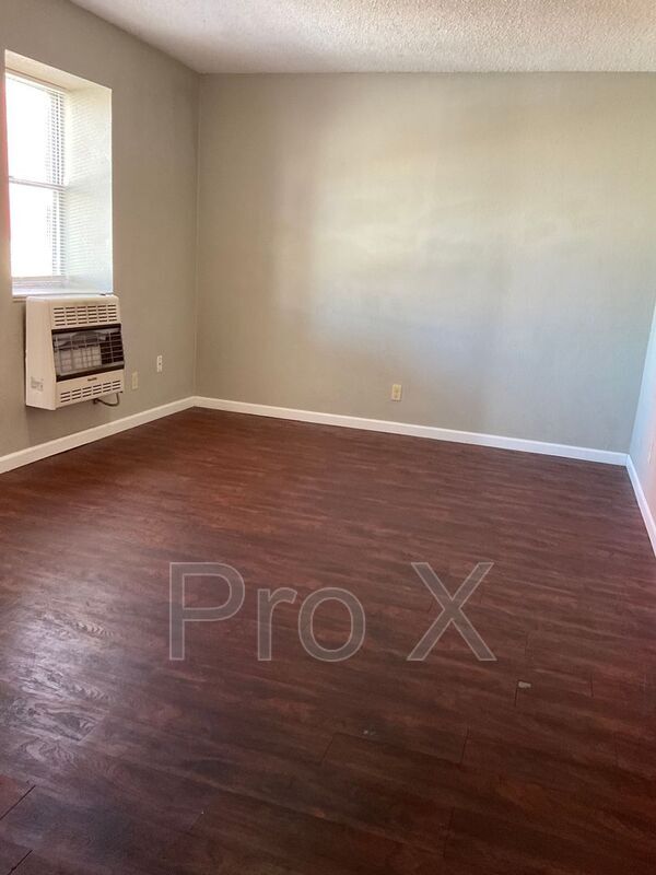 Photo - 101 S Elm St