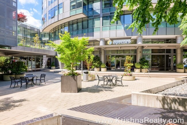 Photo - Luxury Downtown Living In The John Ross Building | 1 Bedroom | 1 Bathroom Condo | PDX's SW Water ...