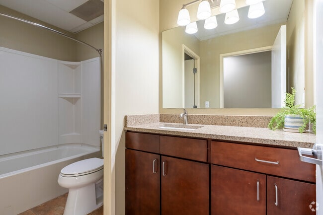 3BR, 1BA - Bathroom