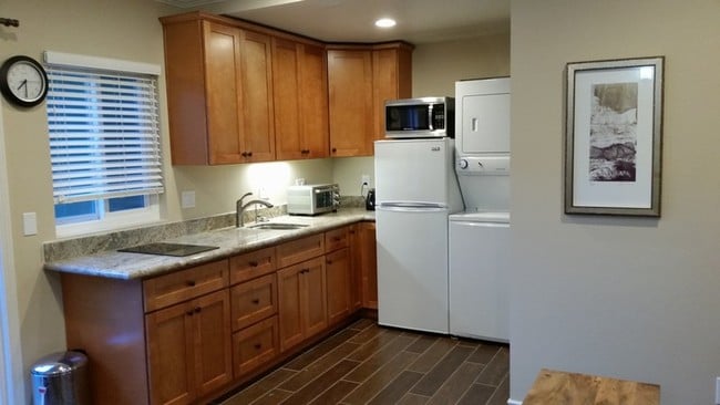 19391 Newhaven Ln Unit ADUOneBedroom