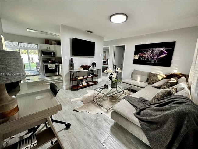 Photo - 397 NW 48th Ct