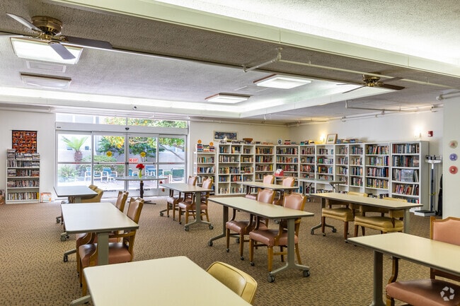 Biblioteca - Bonnie Brae Terrace, A 62+ Community