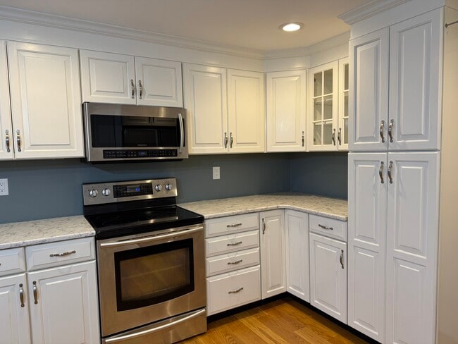 Cocina - 2 Champion Hill Rd Unidad Left Side