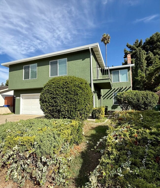 Photo - Beautiful, Completely Remodeled 4 Bed 2.5 Bath Fremont Home - Huge Bonus Room