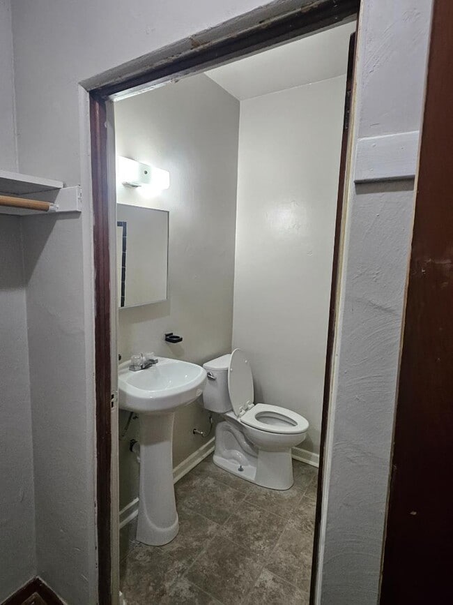 Photo - 1525 University Ave