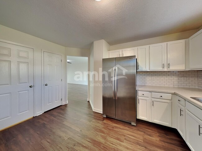 Photo - 2021 Belmont Dr