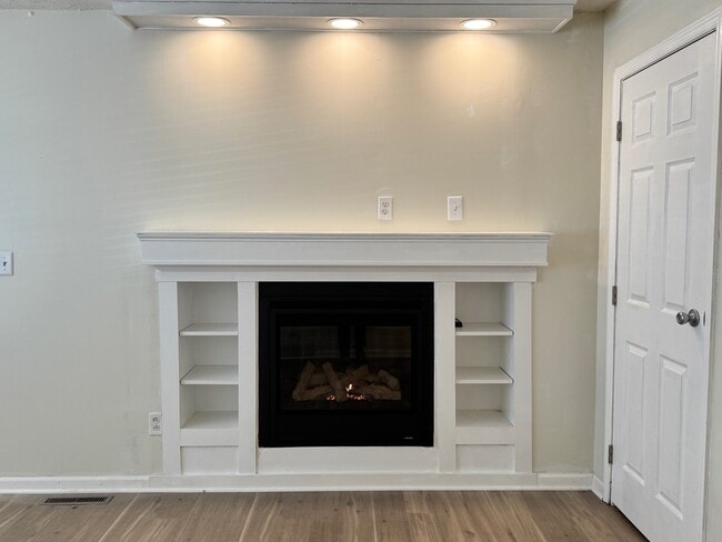 Photo - 1737 Colette Dr