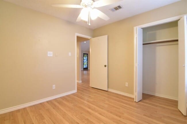 8507 Grove Park Dr